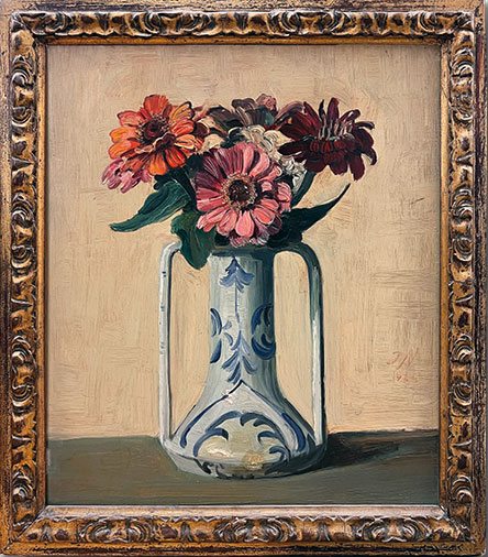 Zinnien und Faiencevase